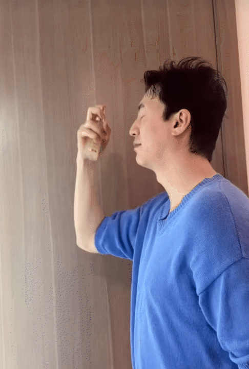 Đi l&agrave;m t&oacute;c "l&atilde;i" ngay anh chồng H&agrave;n Quốc: Cả nh&agrave; g&aacute;i đứng h&igrave;nh với m&agrave;n "xin cưới" của oppa U40- Ảnh 12.