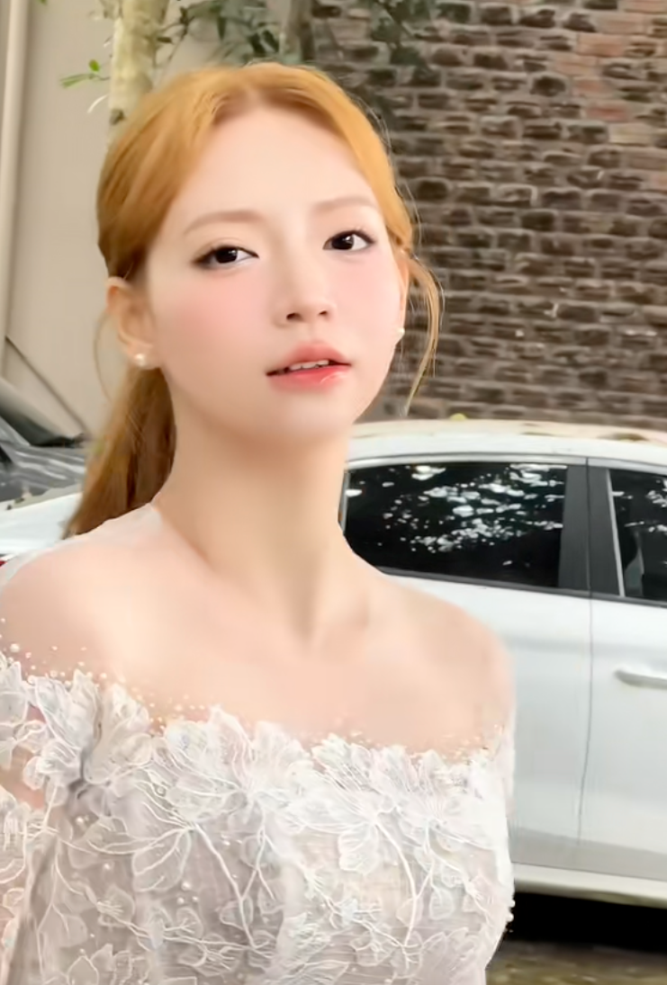 Đi l&agrave;m t&oacute;c "l&atilde;i" ngay anh chồng H&agrave;n Quốc: Cả nh&agrave; g&aacute;i đứng h&igrave;nh với m&agrave;n "xin cưới" của oppa U40- Ảnh 8.