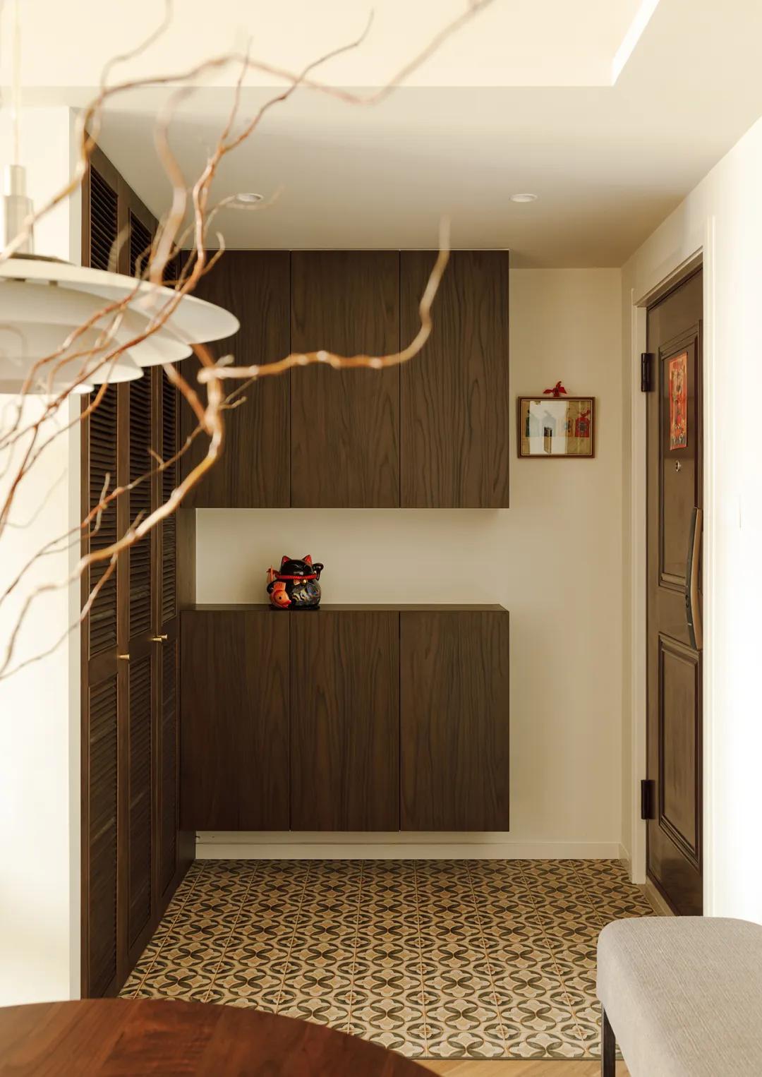 Căn hộ 88m&sup2; của cặp vợ chồng nghỉ hưu g&acirc;y sốt v&igrave; qu&aacute; đẹp: Ai xem cũng n&oacute;i kh&ocirc;ng c&ograve;n d&aacute;m ch&ecirc; gu thẩm mỹ của bố mẹ - Ảnh 3.