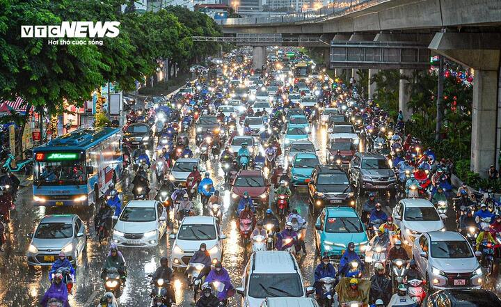 Dự b&aacute;o thời tiết 8/7: Miền Bắc mưa d&ocirc;ng, đề ph&ograve;ng lốc s&eacute;t, gi&oacute; giật- Ảnh 1.