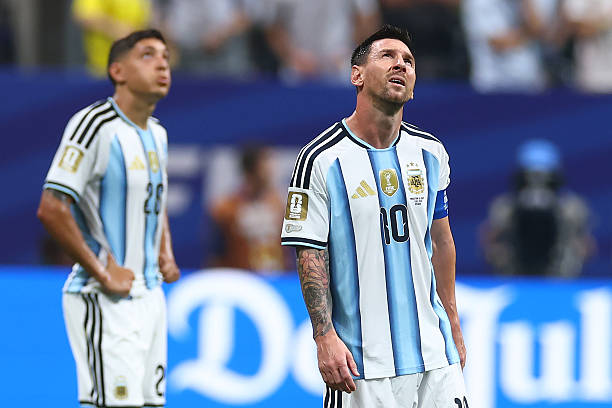Messi đ&aacute;p trả c&aacute;o buộc được thi&ecirc;n vị tại World Cup: "Nếu nghĩ đ&oacute; kh&ocirc;ng phải lỗi, b&oacute;ng đ&aacute; kh&ocirc;ng d&agrave;nh cho bạn" - Ảnh 2.
