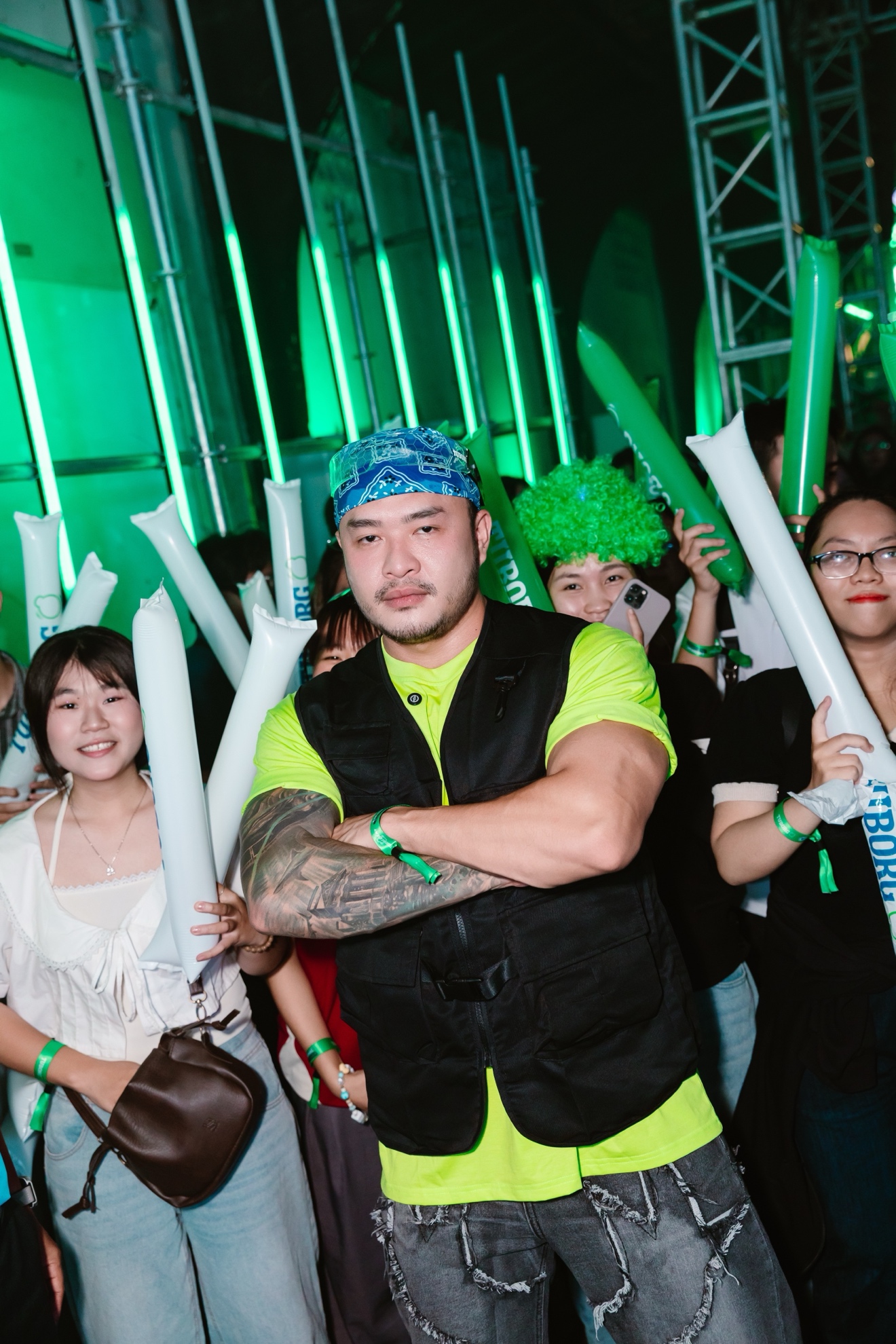 Không theo bất kỳ “chuẩn vui” nào, Gen Z biến nhạc hội thành “lãnh địa” độc bản - Ảnh 16.