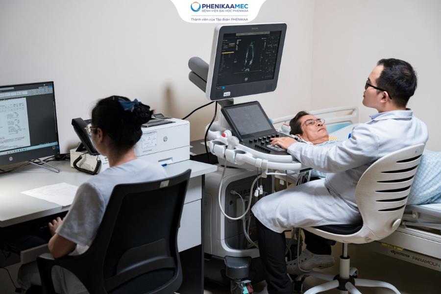 Nhồi m&aacute;u cơ tim ng&agrave;y c&agrave;ng trẻ h&oacute;a: Chuy&ecirc;n gia cảnh b&aacute;o đừng chủ quan với những dấu hiệu sớm - Ảnh 3.