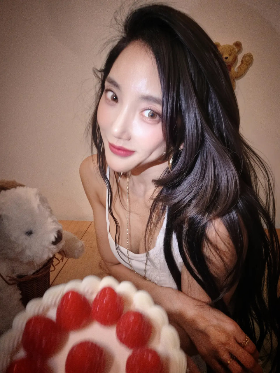 Nữ thần Kpop lu&ocirc;n tự nhận l&agrave; "hot girl", 46 tuổi body n&eacute;t căng kh&ocirc;ng ch&ecirc; nổi- Ảnh 1.