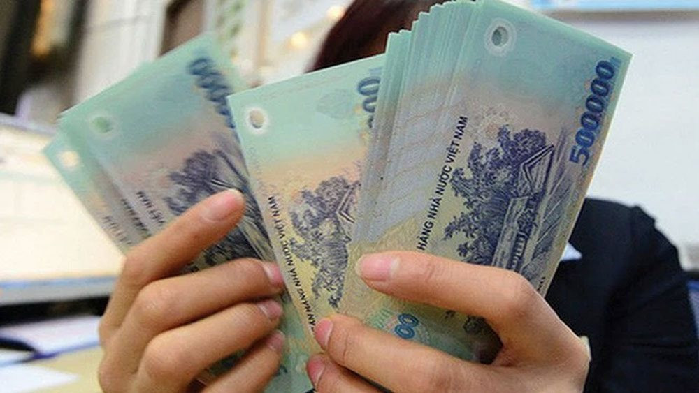 C&ocirc;ng an ph&aacute;t th&ocirc;ng b&aacute;o n&oacute;ng đến những người d&acirc;n gửi tiết kiệm với mức l&atilde;i suất n&agrave;y- Ảnh 1.