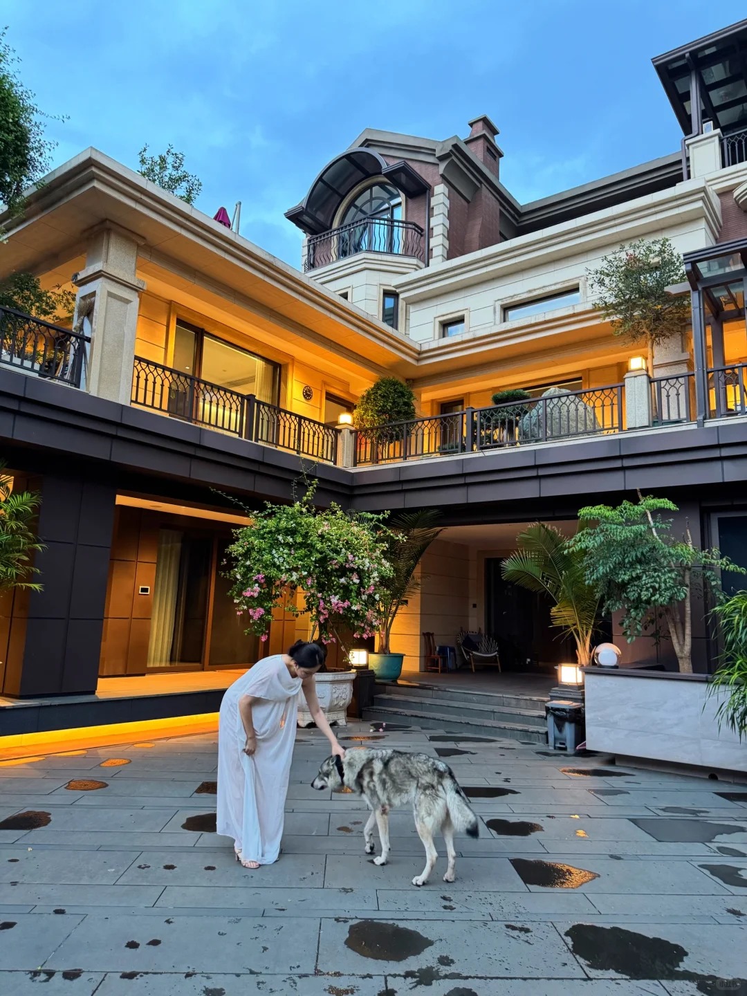 "C&ocirc;ng vi&ecirc;n" trong nh&agrave;, rạp chiếu phim 770 triệu: Cảm gi&aacute;c sống trong biệt thự 1000m2 l&agrave; thế n&agrave;y ư? - Ảnh 2.