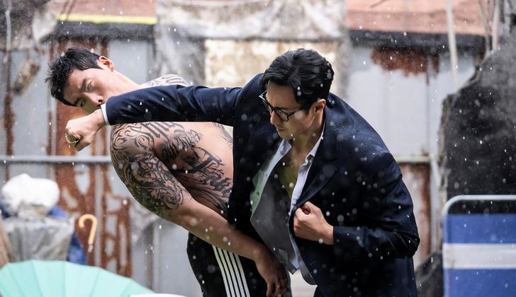 Nam thần U50 So Ji Sub ăn g&igrave; để lấy lại body 6 m&uacute;i như trai đ&ocirc;i mươi trong phim mới? - Ảnh 5.