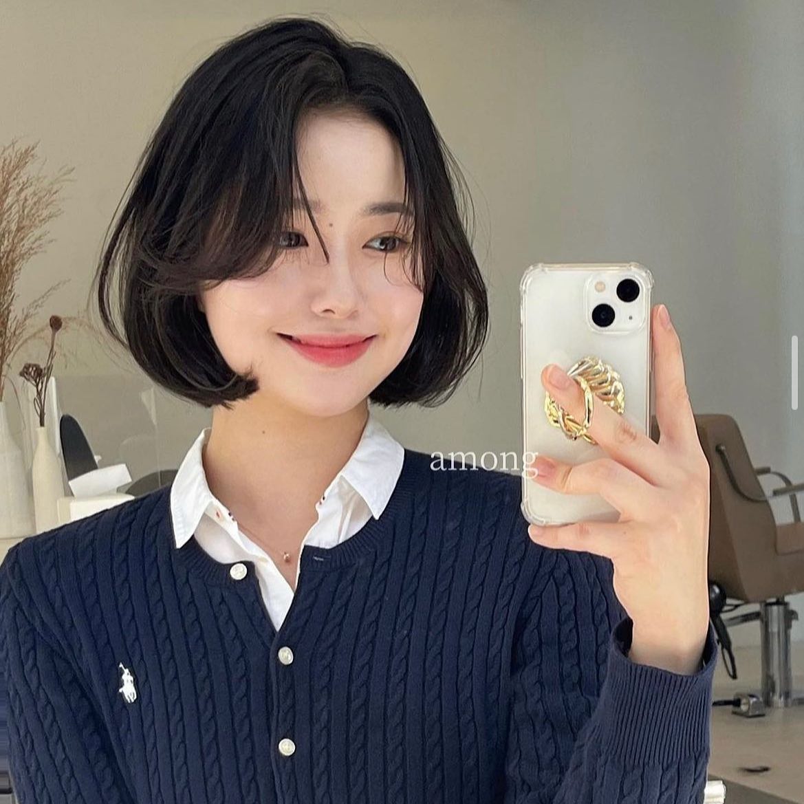 Giữa mu&ocirc;n v&agrave;n kiểu t&oacute;c ngắn, đ&acirc;y l&agrave; 5 gợi &yacute; thu gọn gương mặt hiệu quả nhất - Ảnh 1.
