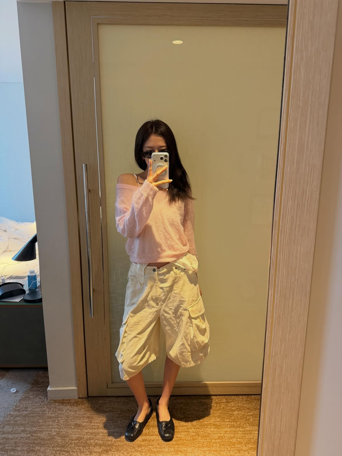 Mỹ nữ cứ nghi&ecirc;ng đầu l&agrave; "ăn tiền": Nhan sắc ngọt ng&agrave;o tan chảy, style đời thường si&ecirc;u h&uacute;t mắt - Ảnh 14.