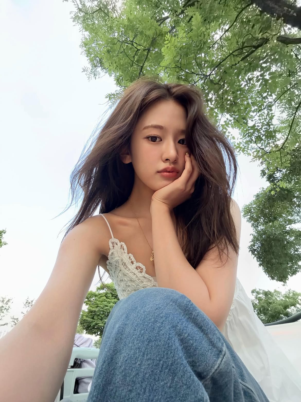 Mỹ nữ cứ nghi&ecirc;ng đầu l&agrave; "ăn tiền": Nhan sắc ngọt ng&agrave;o tan chảy, style đời thường si&ecirc;u h&uacute;t mắt - Ảnh 9.
