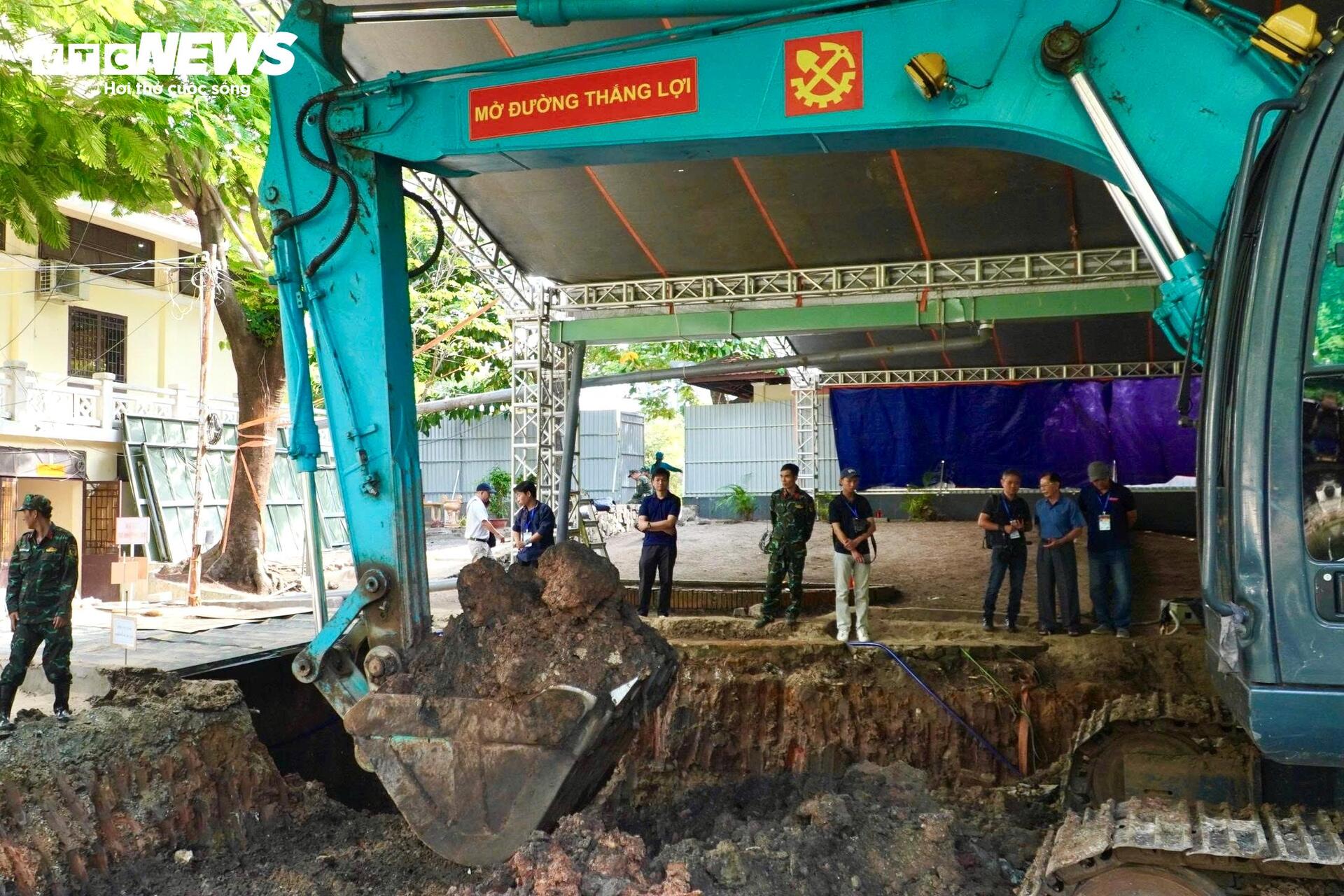 Ph&aacute;t hiện th&ecirc;m 5 h&agrave;i cốt liệt sĩ tại C&ocirc;ng vi&ecirc;n L&ecirc; Thị Ri&ecirc;ng- Ảnh 3.
