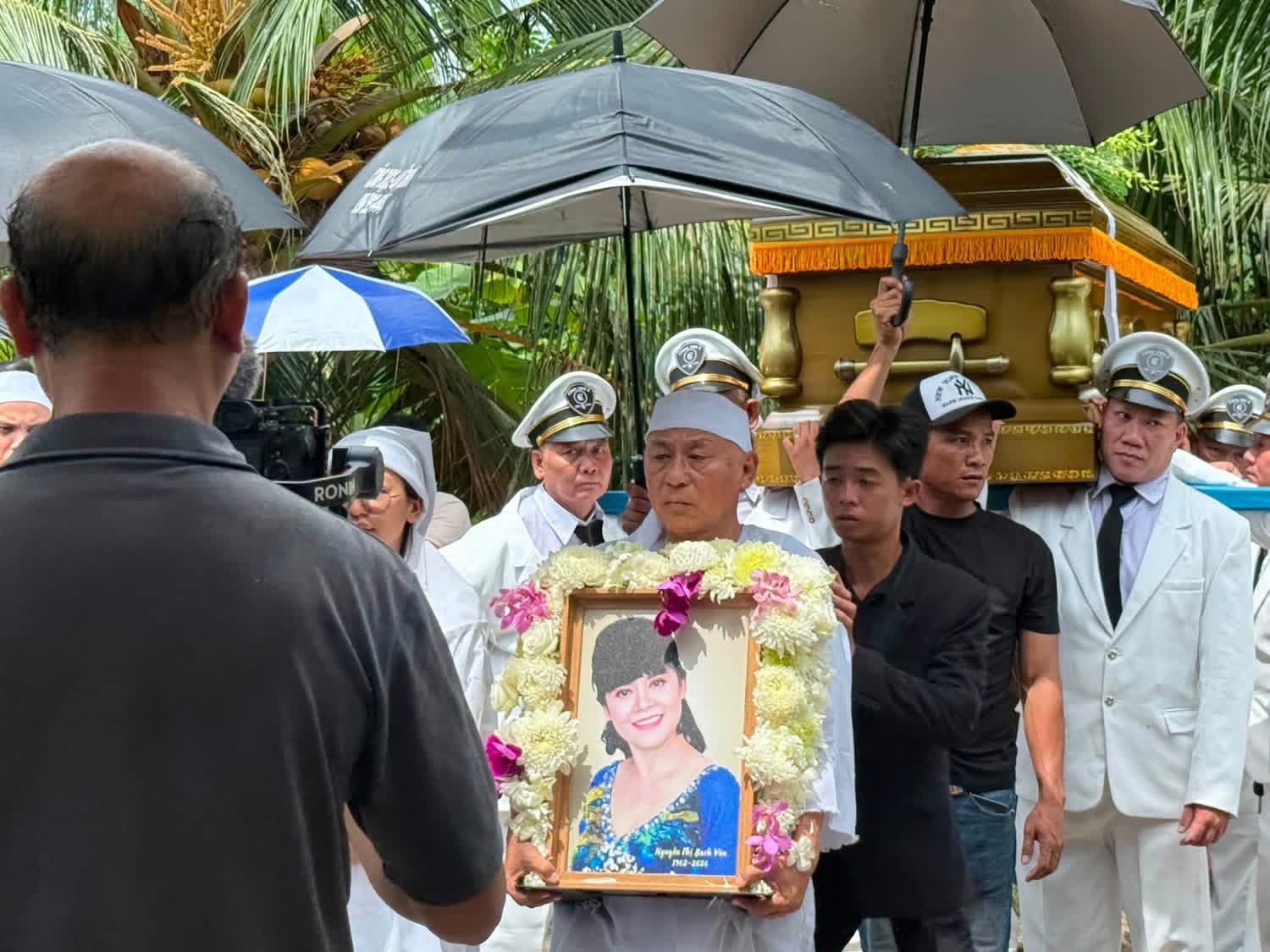 V&otilde; Hạ Tr&acirc;m x&oacute;t xa khi NSND Tạ Minh T&acirc;m bật kh&oacute;c thốt l&ecirc;n: "Tr&aacute;i tim của t&ocirc;i như tan vỡ"- Ảnh 2.