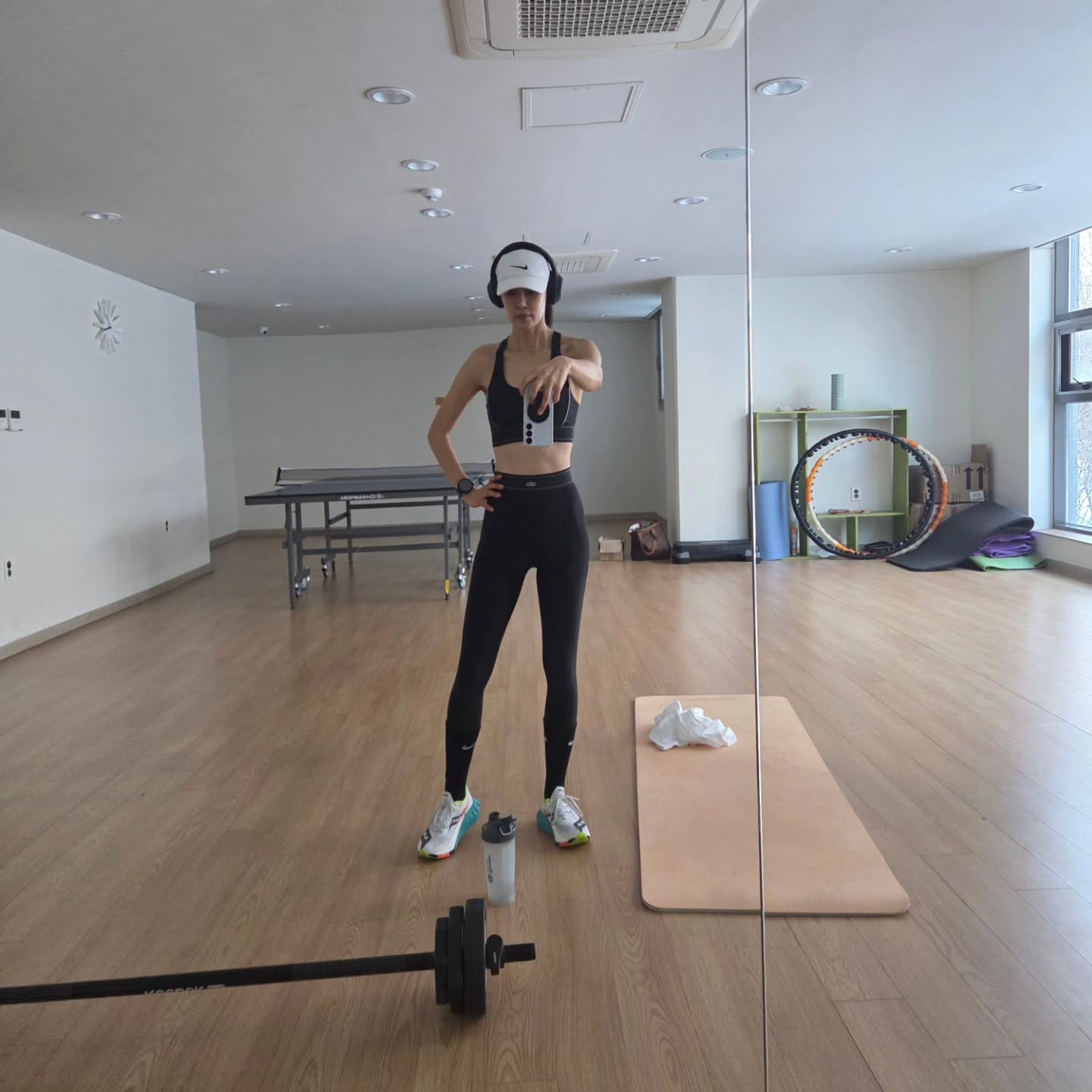 Cơ bụng kh&oacute; tin của nữ diễn vi&ecirc;n 50 tuổi- Ảnh 3.