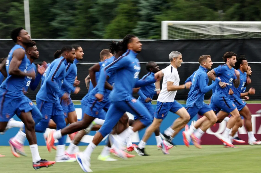Cả thế giới đ&atilde; hồi hộp từ b&acirc;y giờ: Mbappe v&agrave; đội Ph&aacute;p xuất hiện trước giờ G trận tứ kết, lịch sử ở Qatar 4 năm trước c&oacute; lặp lại? - Ảnh 3.