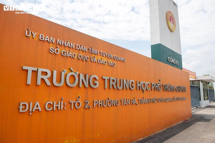 Chiều nay, Tuy&ecirc;n Quang họp b&aacute;o th&ocirc;ng tin vụ 146 điểm 10 To&aacute;n- Ảnh 2.