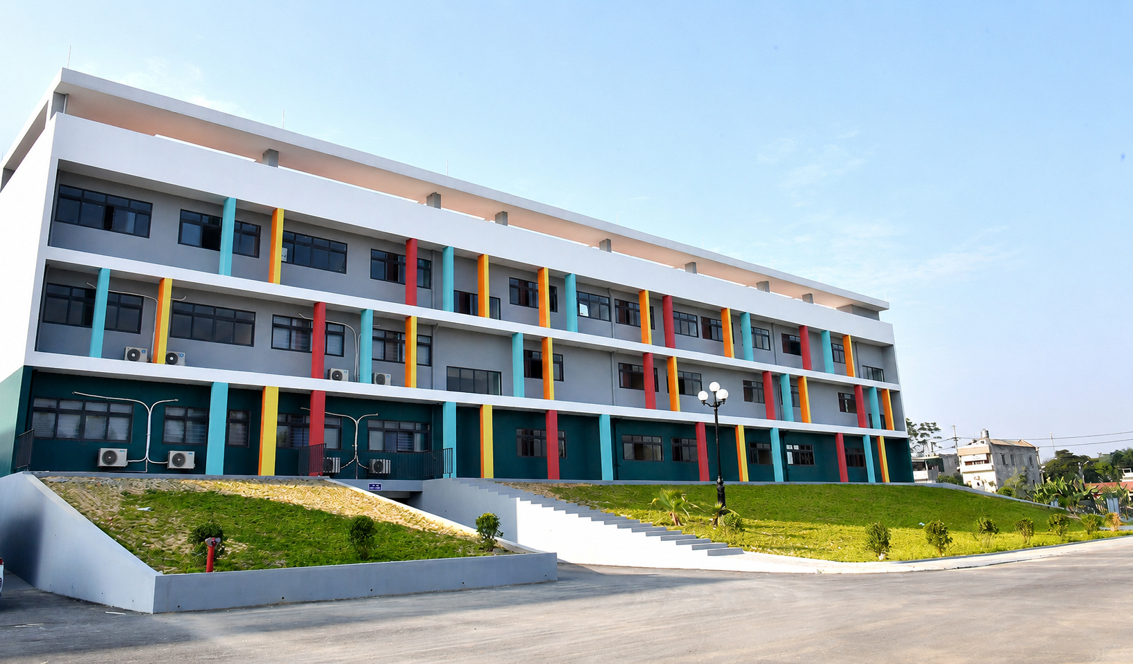 CHÍNH THỨC: Bộ GD&ĐT phản hồi về phương án thi lại môn Toán sau vụ điểm thi bất thường tại Tuyên Quang- Ảnh 1.