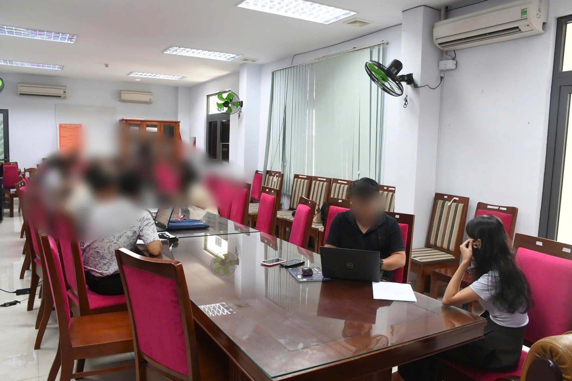 Công an đồng loạt triệu tập 86 người, bắt “kẻ đầu sỏ” Nguyễn Văn Được SN 1993 liên quan hàng trăm tỷ đồng- Ảnh 2.