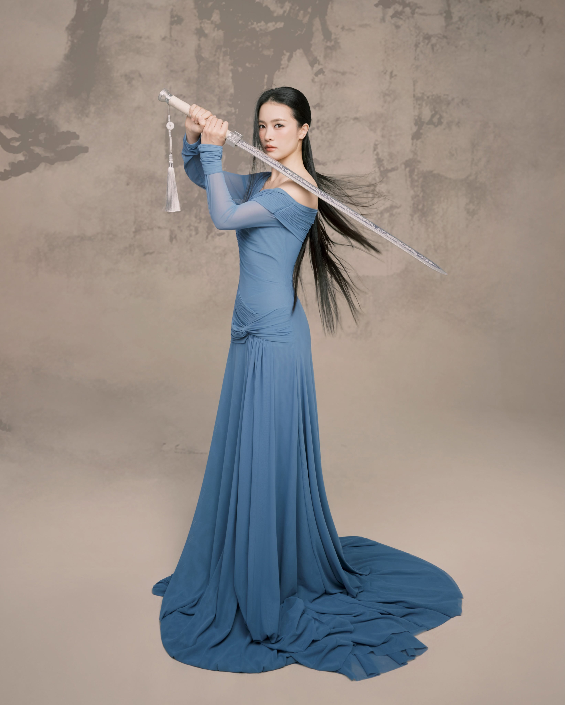 Kh&ocirc;ng ai nhận ra &ldquo;con g&aacute;i Trương Ngọc &Aacute;nh&rdquo;: Visual hao hao Đ&ocirc;ng Nhi v&agrave; Lan Ngọc, 10 điểm từ mặt đến d&aacute;ng- Ảnh 4.