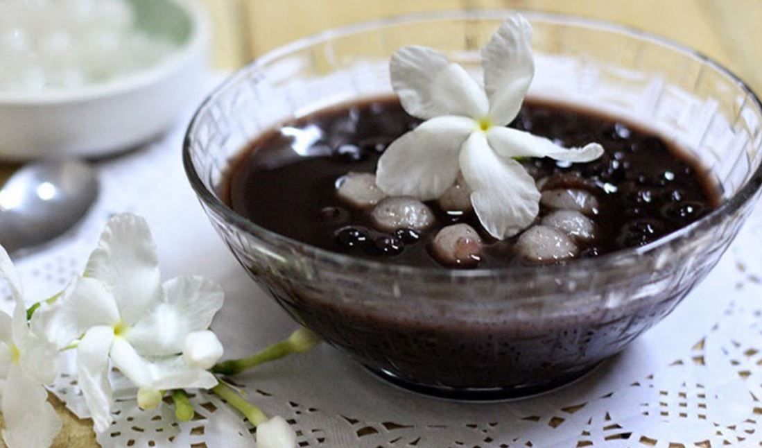 Ăn đậu đen mỗi ng&agrave;y để "bổ thận", người đ&agrave;n &ocirc;ng 47 tuổi bất ngờ khi đi kh&aacute;m- Ảnh 1.