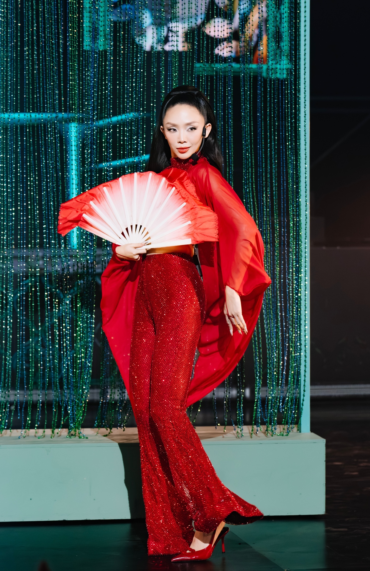 Nữ diễn vi&ecirc;n Việt bị ch&ecirc; l&agrave; &ldquo;thảm hoạ diễn xuất&rdquo; giữa họp b&aacute;o phim, thừa nhận gh&eacute;t cả ekip b&acirc;y giờ ra sao?- Ảnh 2.