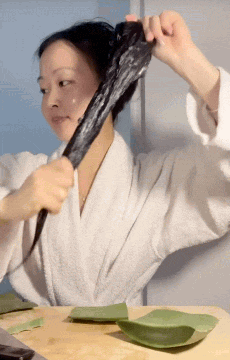 Ở Việt Nam c&oacute; một loại c&acirc;y, vừa gi&uacute;p t&oacute;c &oacute;ng mượt, vừa  k&iacute;ch th&iacute;ch tăng collagen cho da, đến phụ nữ H&agrave;n cũng tận dụng l&agrave;m đẹp mỗi tuần- Ảnh 9.