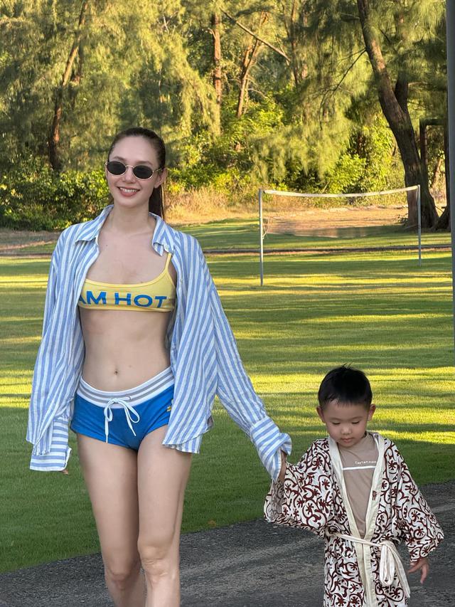 Ph&uacute; b&agrave; Vbiz l&agrave;m vợ đại gia dệt may: Diện bikini chưa tr&ugrave;ng bộ n&agrave;o, body U40 cho&aacute;ng ngợp lu mờ phong cảnh- Ảnh 9.
