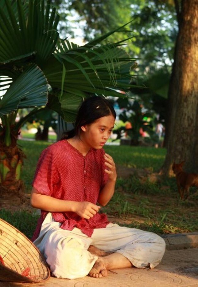 Kh&ocirc;ng ai nhận ra &ldquo;con g&aacute;i Trương Ngọc &Aacute;nh&rdquo;: Visual hao hao Đ&ocirc;ng Nhi v&agrave; Lan Ngọc, 10 điểm từ mặt đến d&aacute;ng- Ảnh 6.