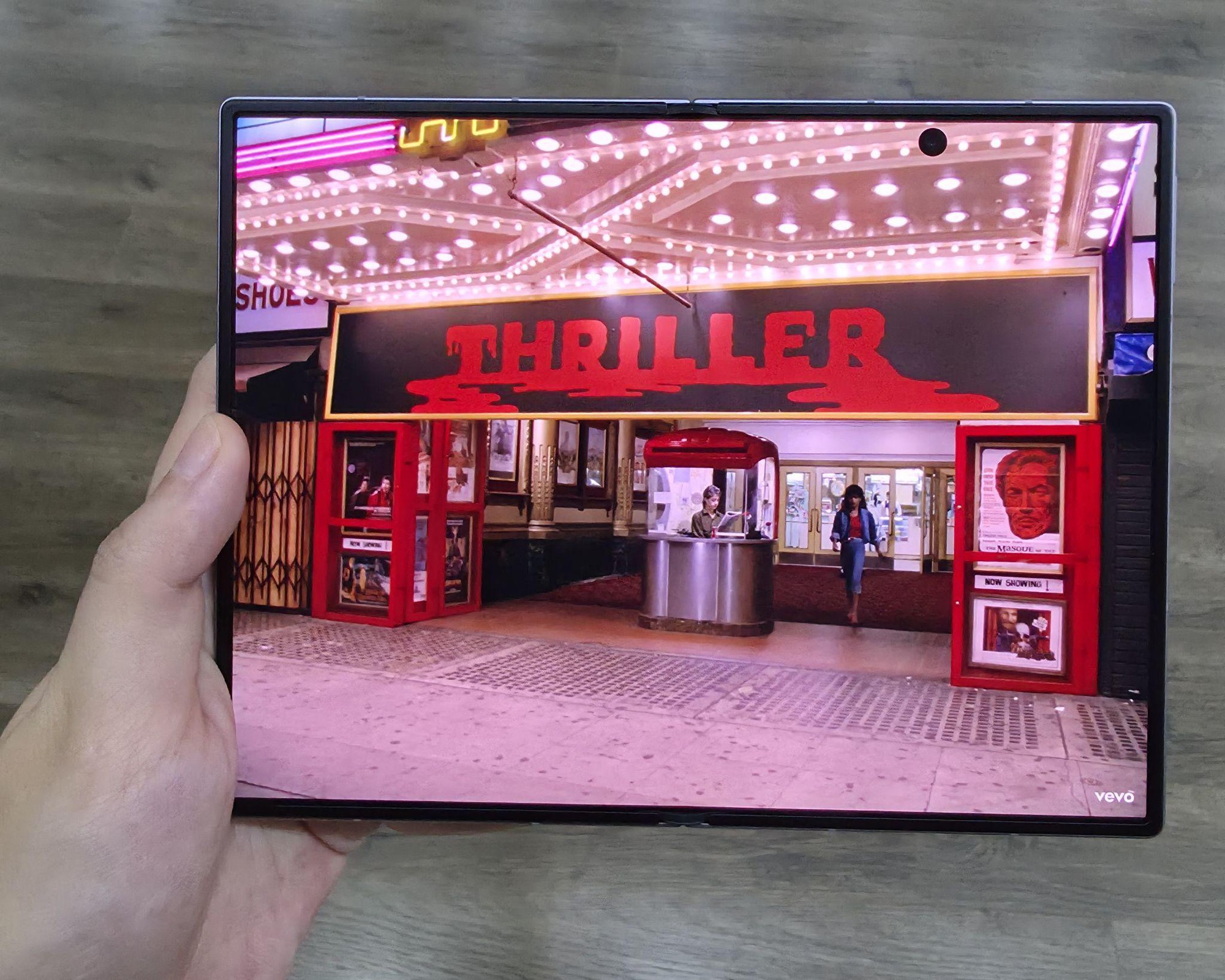 Trên tay Galaxy Z Fold8 hot rần rần: Màn hình đã mắt, cày FanCam cực mượt! - Ảnh 7.