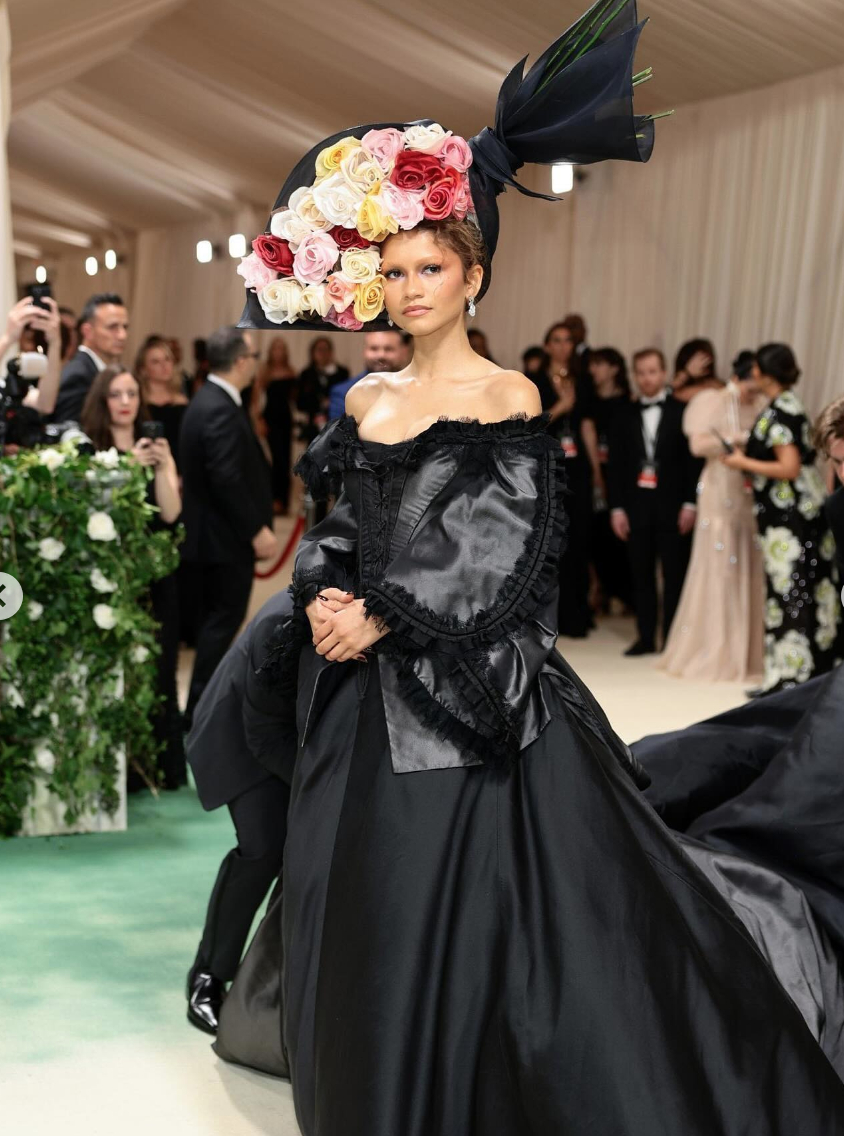 Met Gala 2027 chọn đ&uacute;ng "&ocirc;ng ho&agrave;ng drama" để t&ocirc;n vinh: MXH lập tức dự đo&aacute;n một m&ugrave;a đi&ecirc;n rồ chưa từng c&oacute;- Ảnh 12.