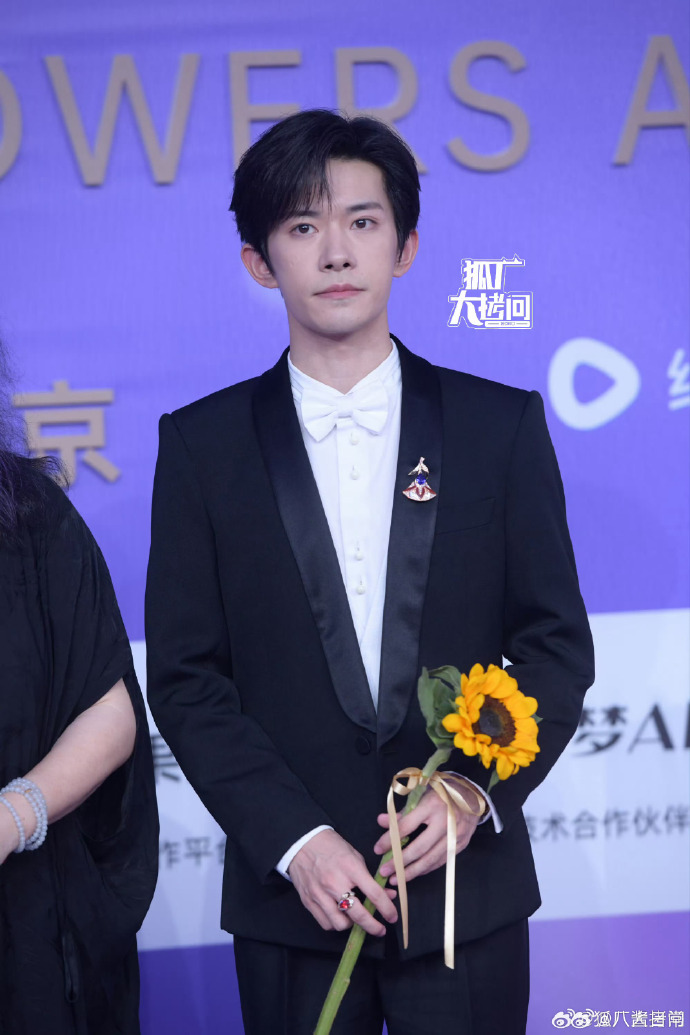 Dương Mịch lộng lẫy át vía Lưu Thi Thi, Dương Tử visual không ai tin nổi tại lễ trao giải Bách Hoa- Ảnh 16.