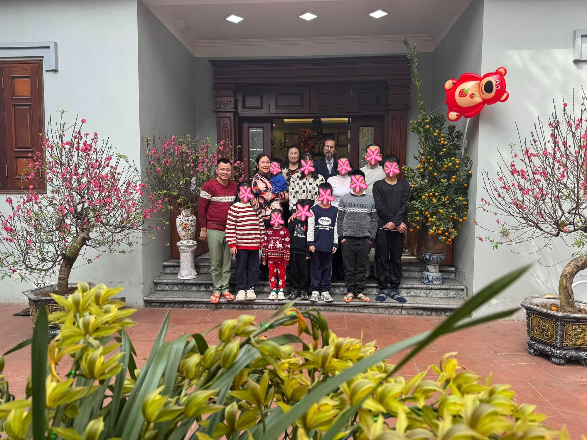 Căn nh&agrave; ở qu&ecirc; của Gi&aacute;m đốc Nh&agrave; h&aacute;t Ch&egrave;o Qu&acirc;n đội - Ảnh 2.