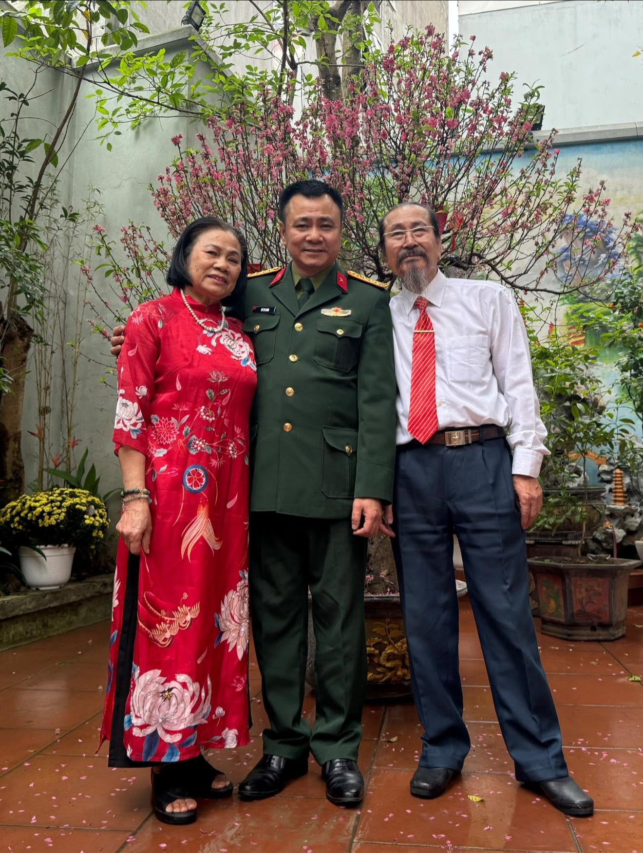 Căn nh&agrave; ở qu&ecirc; của Gi&aacute;m đốc Nh&agrave; h&aacute;t Ch&egrave;o Qu&acirc;n đội - Ảnh 1.