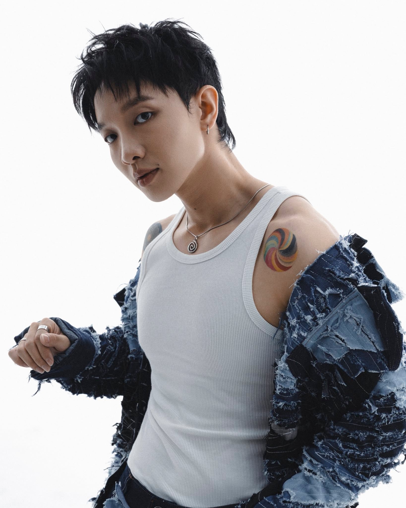Thi Ch&ocirc;ng Gai m&agrave; vẫn bị ch&ecirc; mờ nhạt, vợ ca sĩ c&oacute; hit 151 triệu views l&ecirc;n tiếng- Ảnh 8.