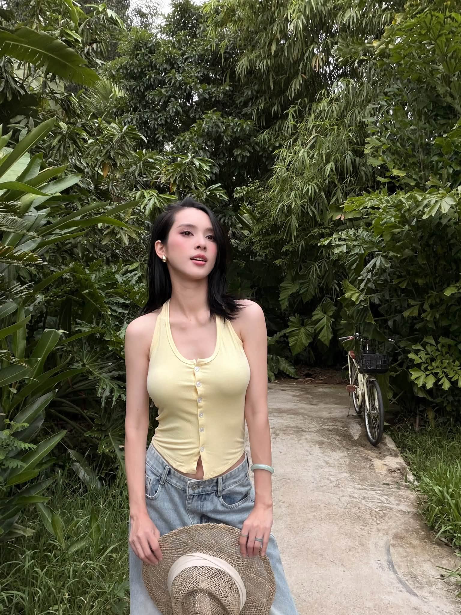 Mỹ nh&acirc;n l&agrave;m d&acirc;u miền T&acirc;y: Đ&aacute;m cưới kh&ocirc;ng s&iacute;nh lễ, sống trong biệt phủ, kiếm gần trăm triệu mỗi ng&agrave;y- Ảnh 3.
