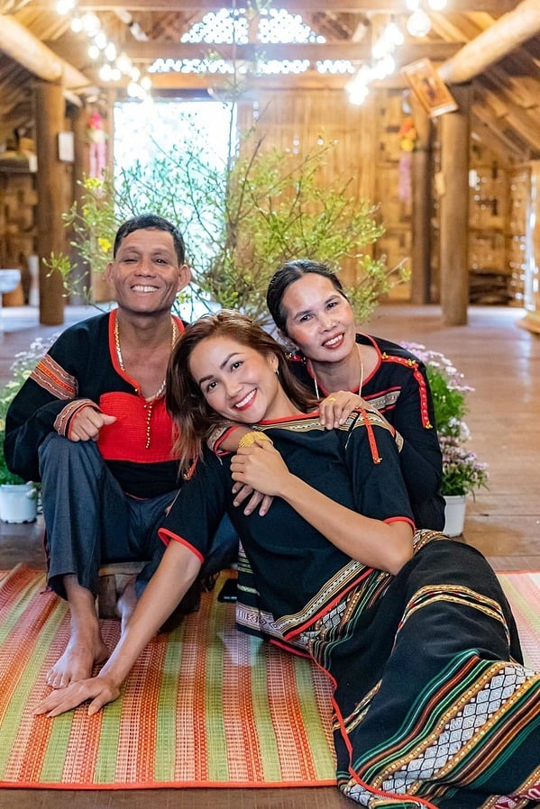 C&ocirc; g&aacute;i ngh&egrave;o đi l&agrave;m osin kiếm sống sau 5 năm trở th&agrave;nh Hoa hậu cả nước biết mặt, giờ mua quả đồi 60.000 m2- Ảnh 6.
