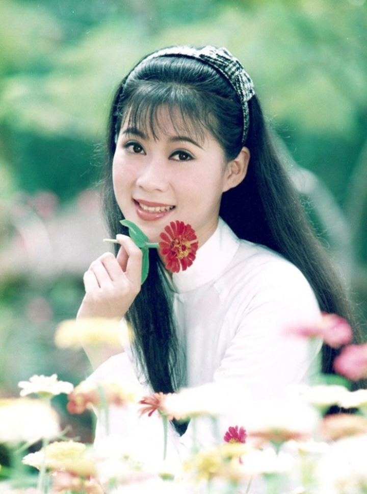 Ngắm c&aacute;c "nữ ho&agrave;ng ảnh lịch" thập ni&ecirc;n 90 từng khiến bao người m&ecirc; mẩn- Ảnh 1.