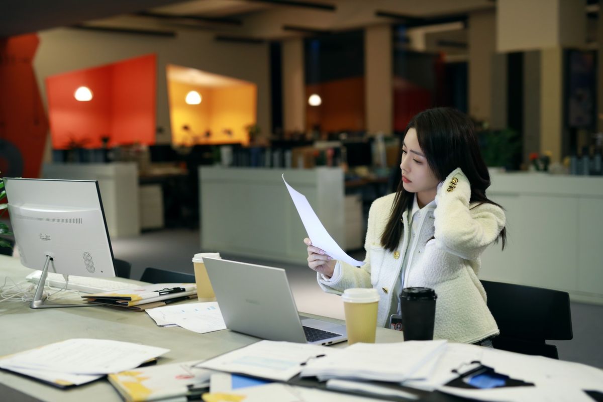 Thu nhập không tăng, làm tiếp thì khổ mà nghỉ cũng không đành: Đây là 11 cách gỡ thế khó chuyên gia gợi ý- Ảnh 2.