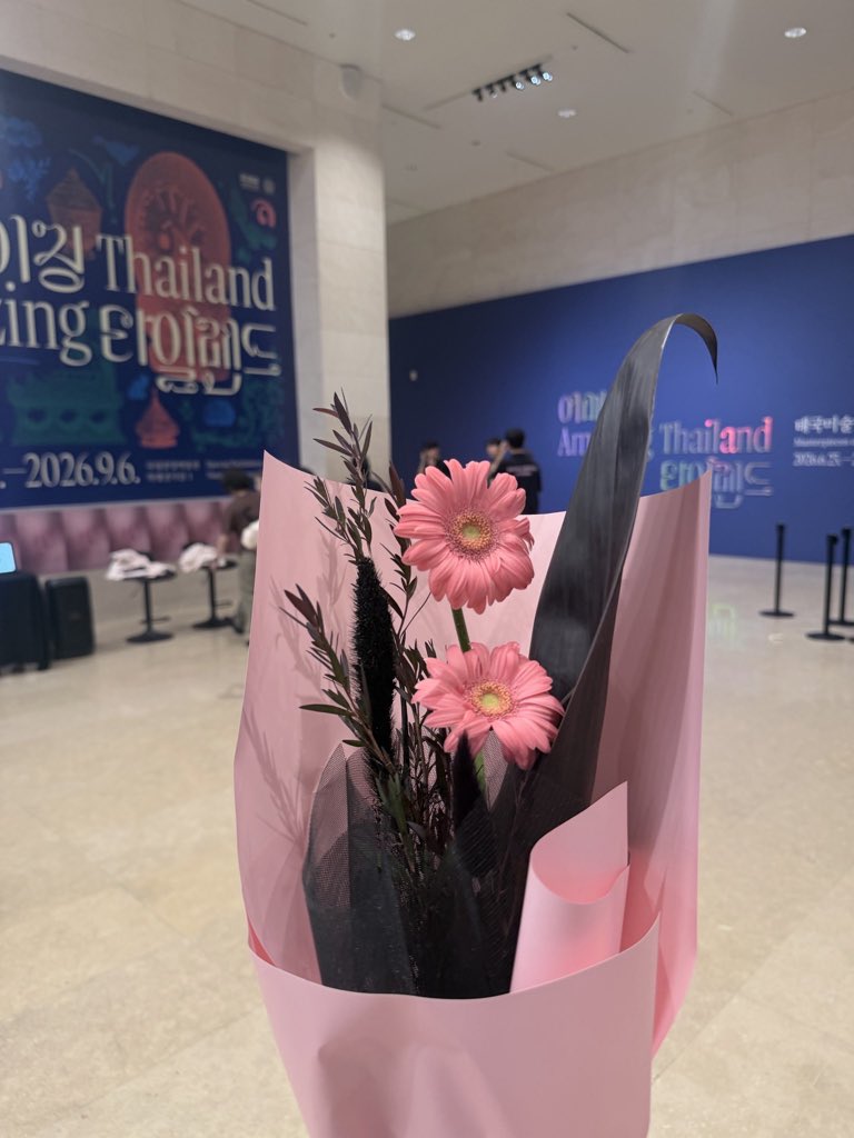 M&agrave;n kỷ niệm 10 năm hời hợt, tặng qu&agrave; 128 ngh&igrave;n đồng khiến BLACKPINK bị &ldquo;tho&aacute;t fan&rdquo;- Ảnh 7.