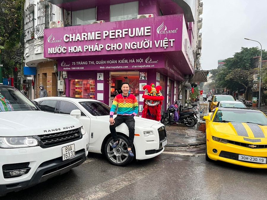 Ngo&agrave;i nước hoa, Huấn Hoa Hồng c&ograve;n b&aacute;n những sản phẩm g&igrave;?- Ảnh 2.