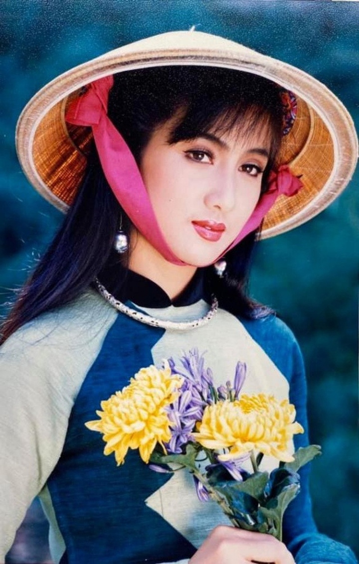Ngắm c&aacute;c "nữ ho&agrave;ng ảnh lịch" thập ni&ecirc;n 90 từng khiến bao người m&ecirc; mẩn- Ảnh 4.