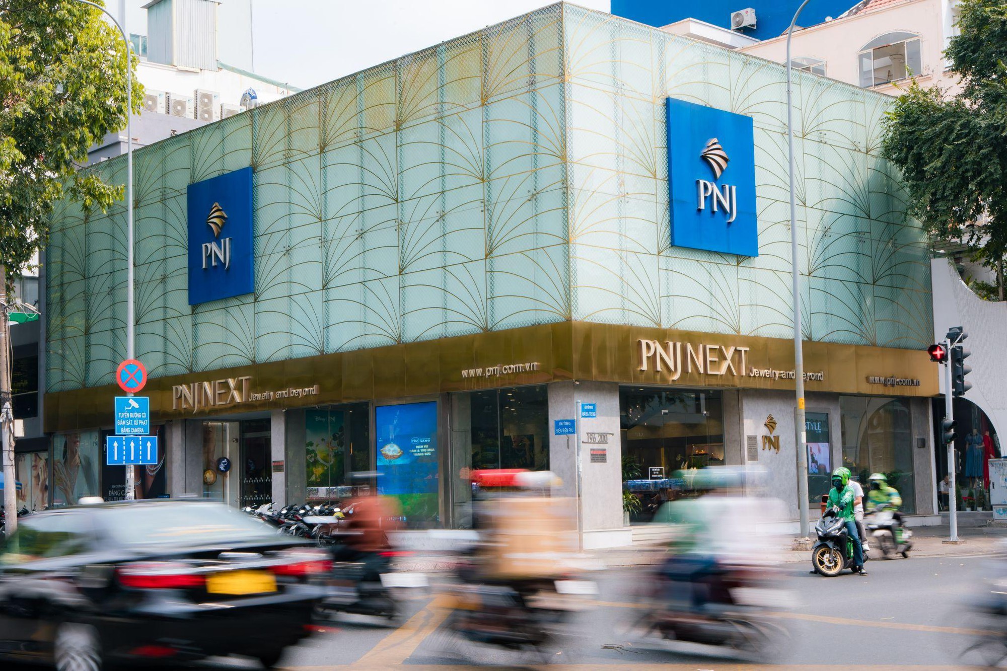 PNJ duy trì mức nộp ngân sách nghìn tỷ nhiều năm liền - Ảnh 1.