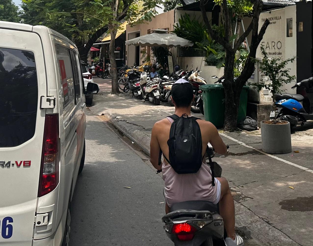 Lạc vào một góc TP.HCM, nơi người Việt cũng có cảm giác như đang đi nước ngoài- Ảnh 14.