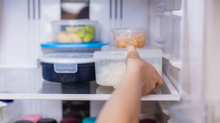 V&igrave; sao ng&agrave;y c&agrave;ng nhiều gia đ&igrave;nh kh&ocirc;ng c&ograve;n d&ugrave;ng lồng b&agrave;n? Th&igrave; ra c&oacute; 2 c&aacute;ch cất thức ăn kh&aacute;c hiệu quả hơn hẳn - Ảnh 4.