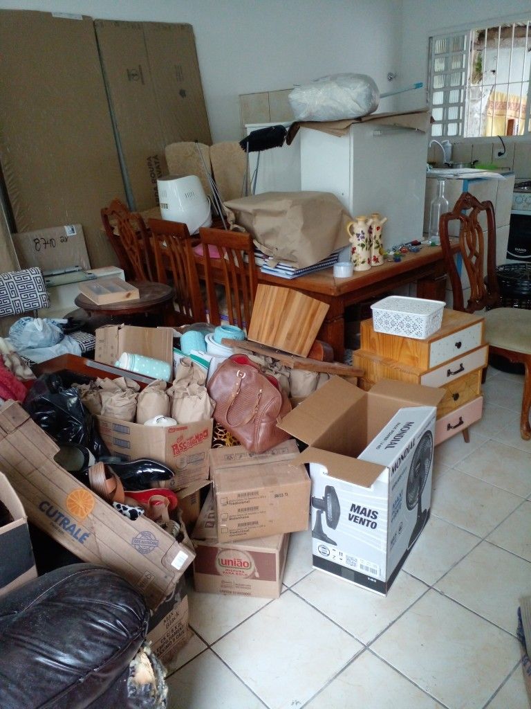 Đến nh&agrave; người kh&aacute; giả mới hiểu: Họ kh&ocirc;ng tiếc vứt đồ, bởi c&agrave;ng t&iacute;ch trữ 3 thứ n&agrave;y c&agrave;ng kh&oacute; dư tiền - Ảnh 2.