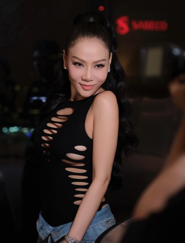 Cuộc sống vi&ecirc;n m&atilde;n b&ecirc;n chồng T&acirc;y của "nữ ho&agrave;ng nhạc dance" tuổi 49- Ảnh 4.