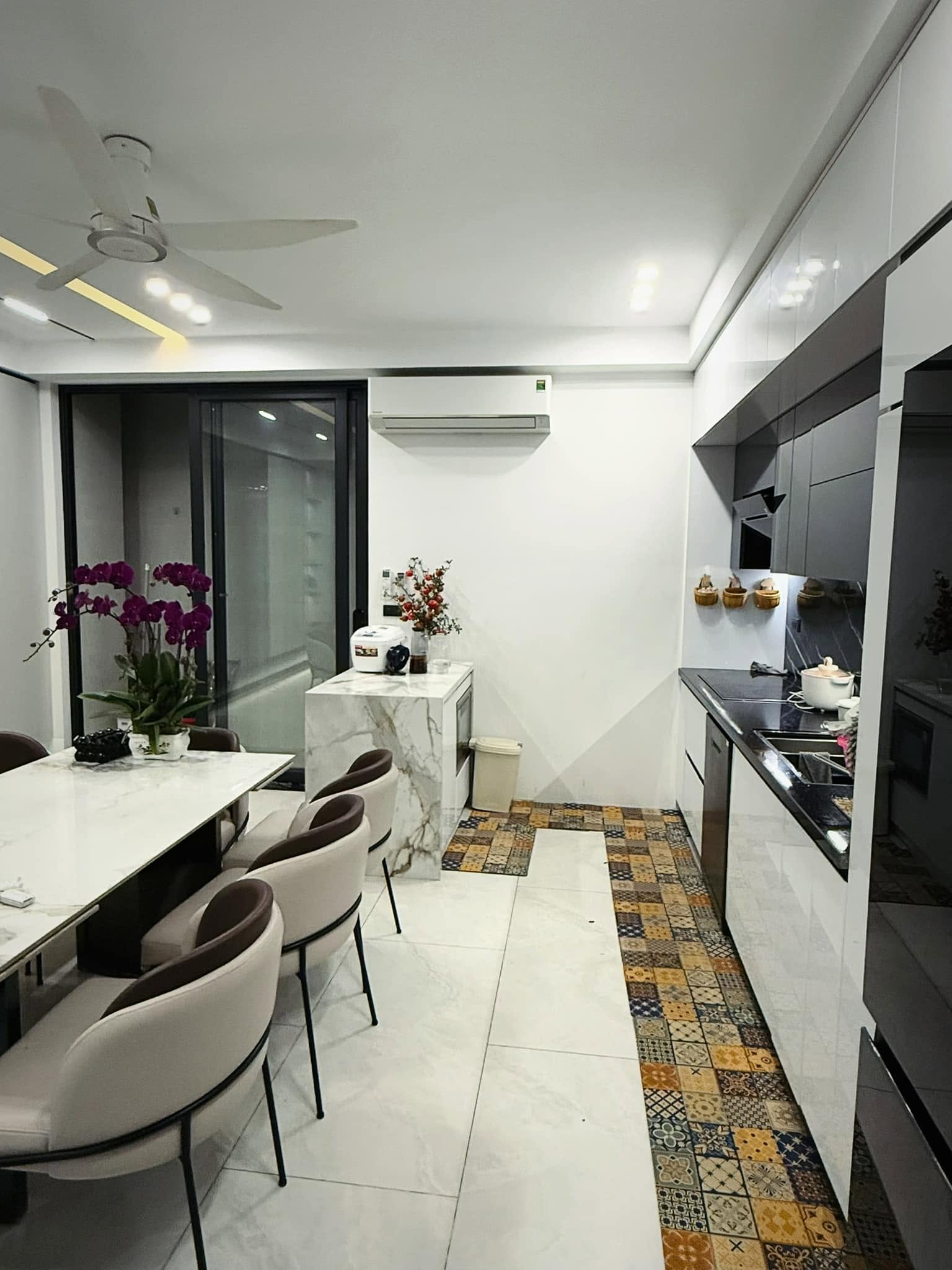 Cử nh&acirc;n Luật cưới "người h&ugrave;ng Thường Ch&acirc;u": Giờ ở nh&agrave; b&aacute;n c&agrave; ph&ecirc;, x&acirc;y nh&agrave; lầu khu trung t&acirc;m- Ảnh 10.