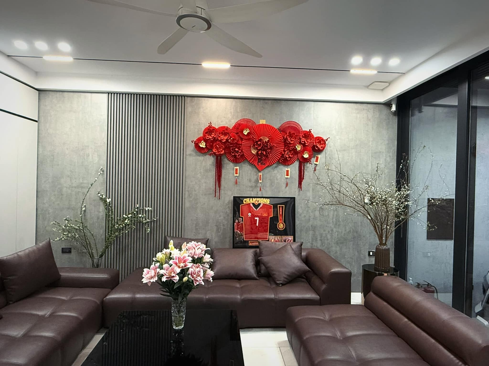 Cử nh&acirc;n Luật cưới "người h&ugrave;ng Thường Ch&acirc;u": Giờ ở nh&agrave; b&aacute;n c&agrave; ph&ecirc;, x&acirc;y nh&agrave; lầu khu trung t&acirc;m- Ảnh 6.