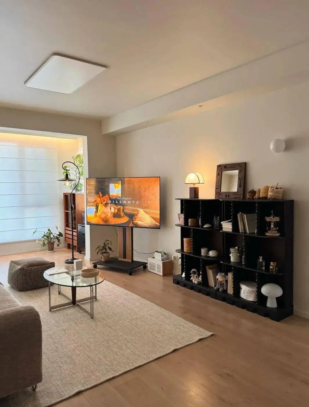 Vì sao hội 30s bỏ thiết kế TV treo tường trong phòng khách?- Ảnh 2.