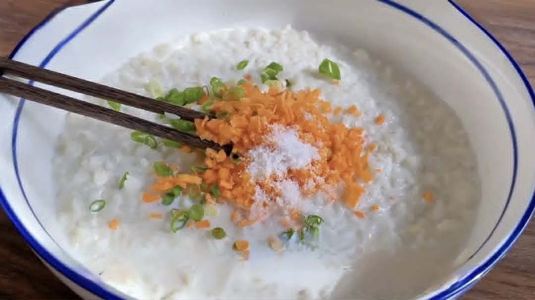 Chỉ cần 1 bát cơm nguội và 1 bát bột mì, tôi sẽ hướng dẫn cách làm một món mà bạn chưa từng thử trước đây- Ảnh 3.