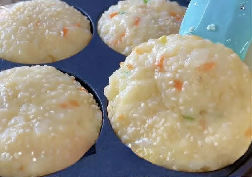 Chỉ cần 1 bát cơm nguội và 1 bát bột mì, tôi sẽ hướng dẫn cách làm một món mà bạn chưa từng thử trước đây- Ảnh 9.